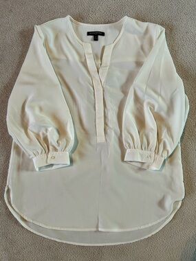 Banana Republic Ivory Split-Pullover Blouse with Balloon Sleeves